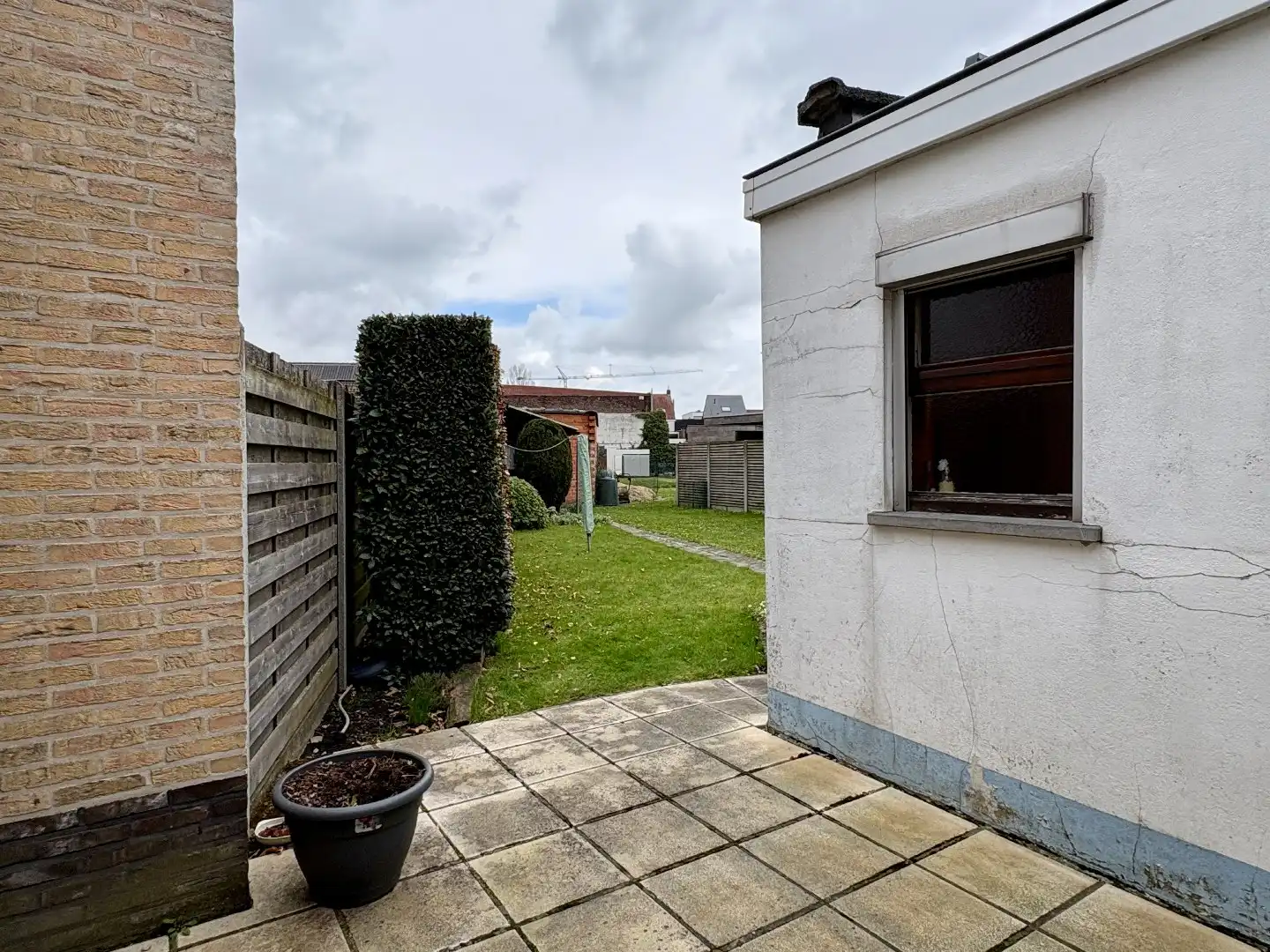 Woning met betonstructuur voorzien van garage, tuin en 3 slks te Kuurne. foto 16