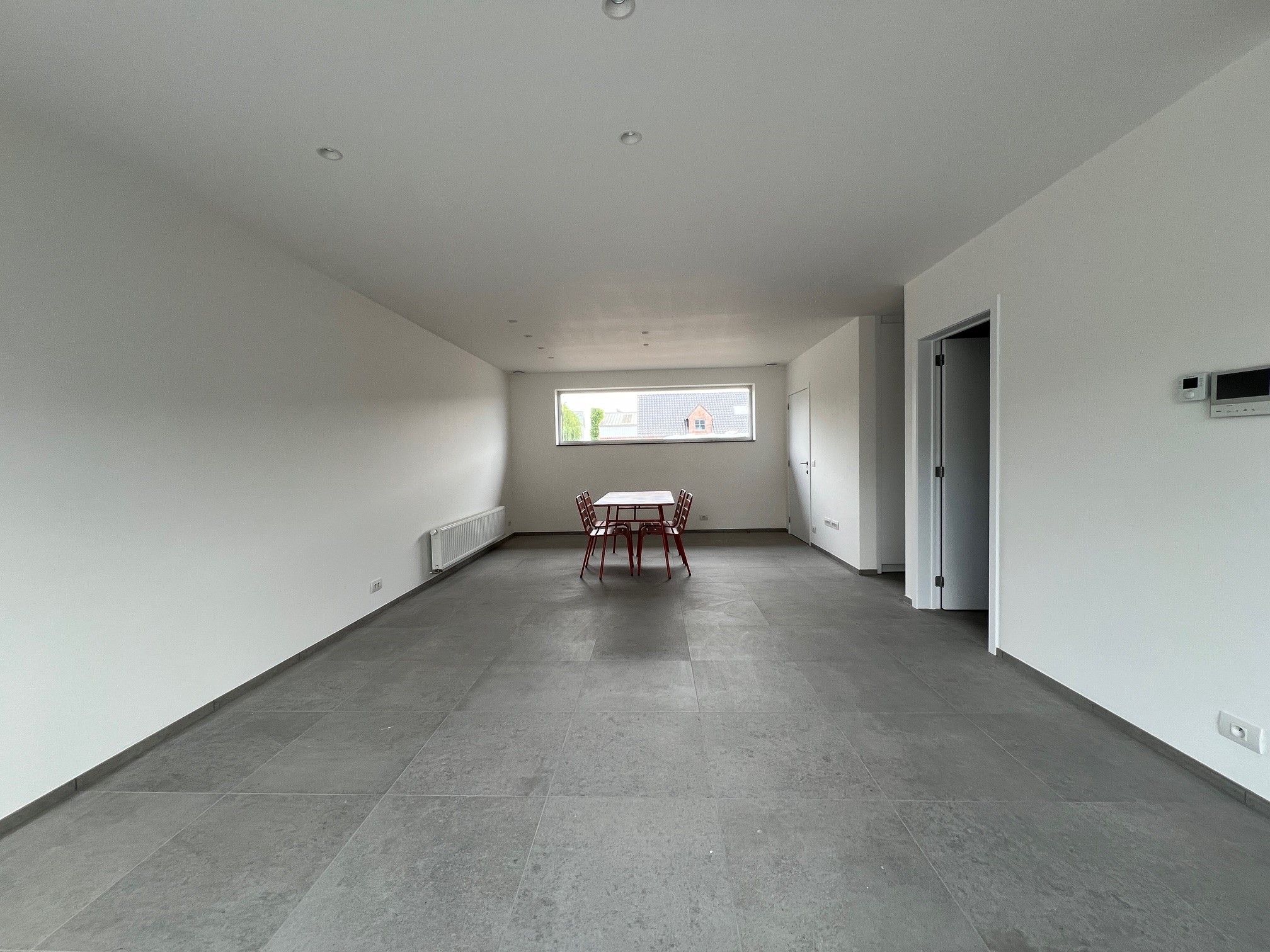 Nieuwbouwwoning met 4 slaapkamers en garage foto 2