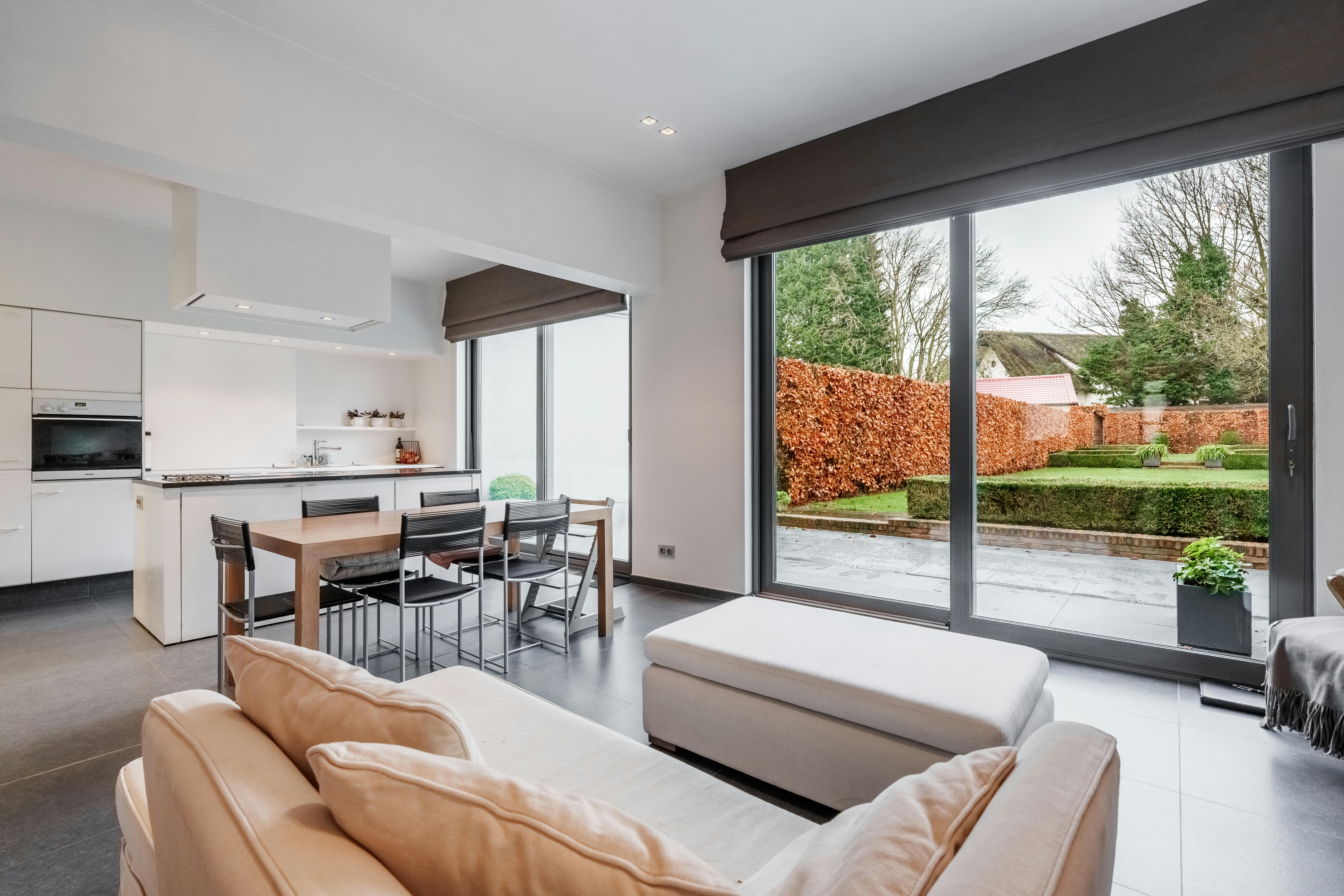 Magnifiek herenhuis te koop op 100m van de Menenpoort in Ieper foto 17