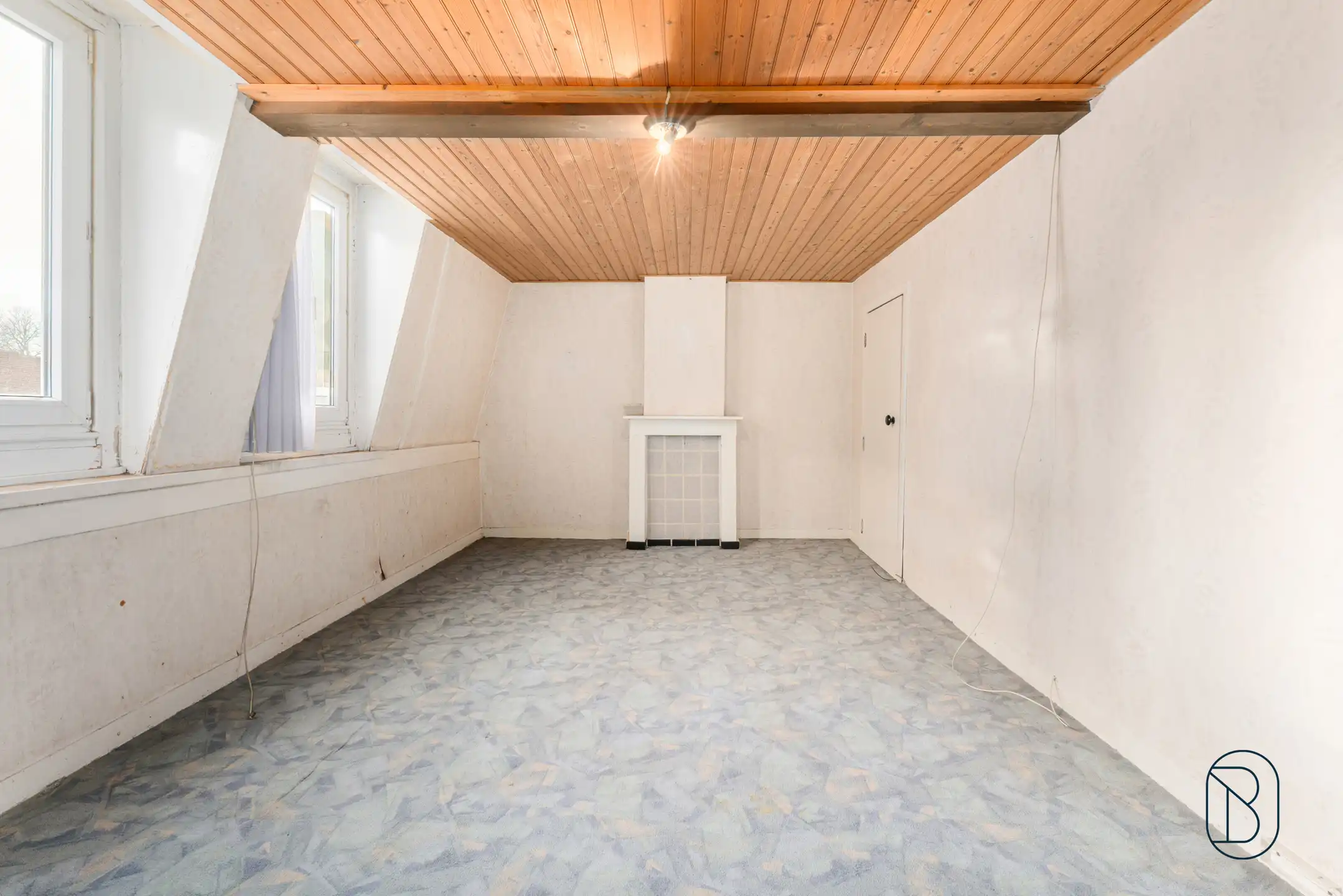 Topgelegen op te frissen woning met 5 slk en handige garage foto 10