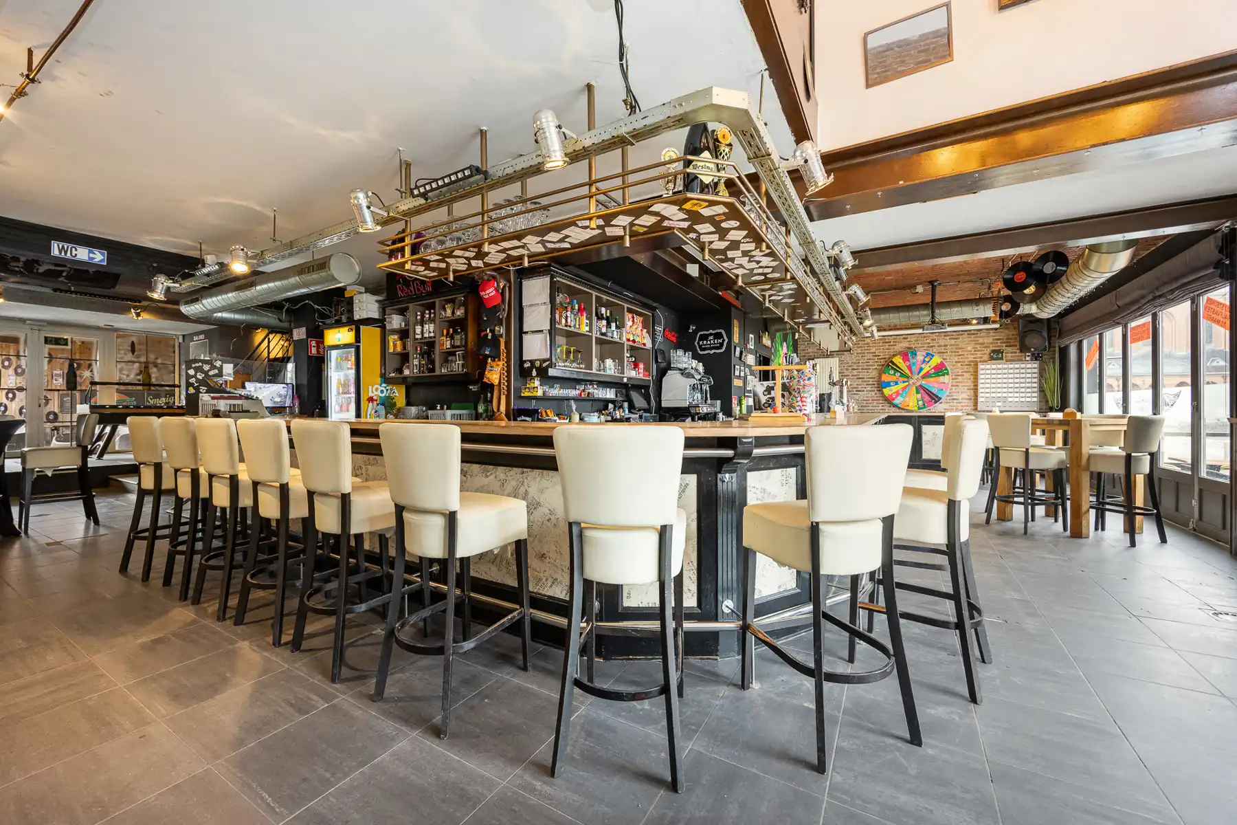 Café Saloed – Instapklaar horecapand met groot terras en ruime bovenverdiepingen foto 5