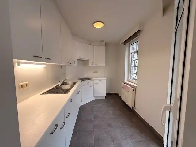 Verzorgd appartement met 1 slaapkamer, terras en lift. foto 3