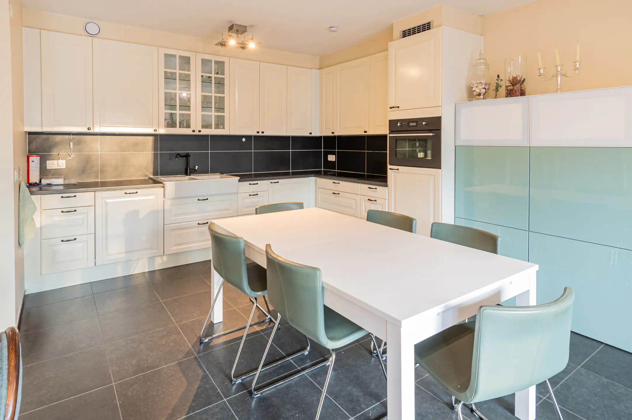 1-slaapkamerappartement met terras en garagebox foto 2