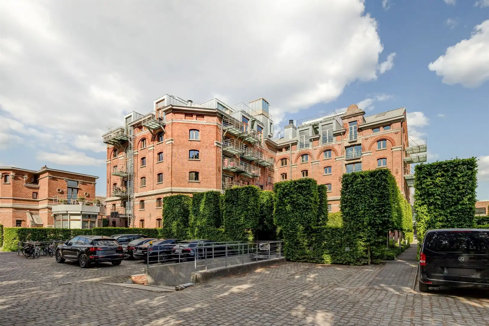 Ondergrondse autostaanplaats in the Globe foto 5