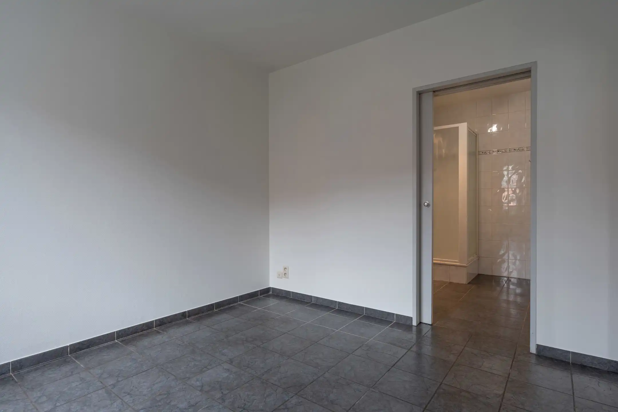 Ruim 3-slaapkamer appartement met terras te Turnhout. foto 12