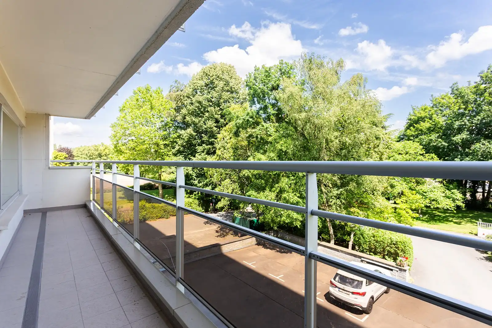 Ruim appartement met 4 slaapkamers, 2 badkamers en terras foto 14