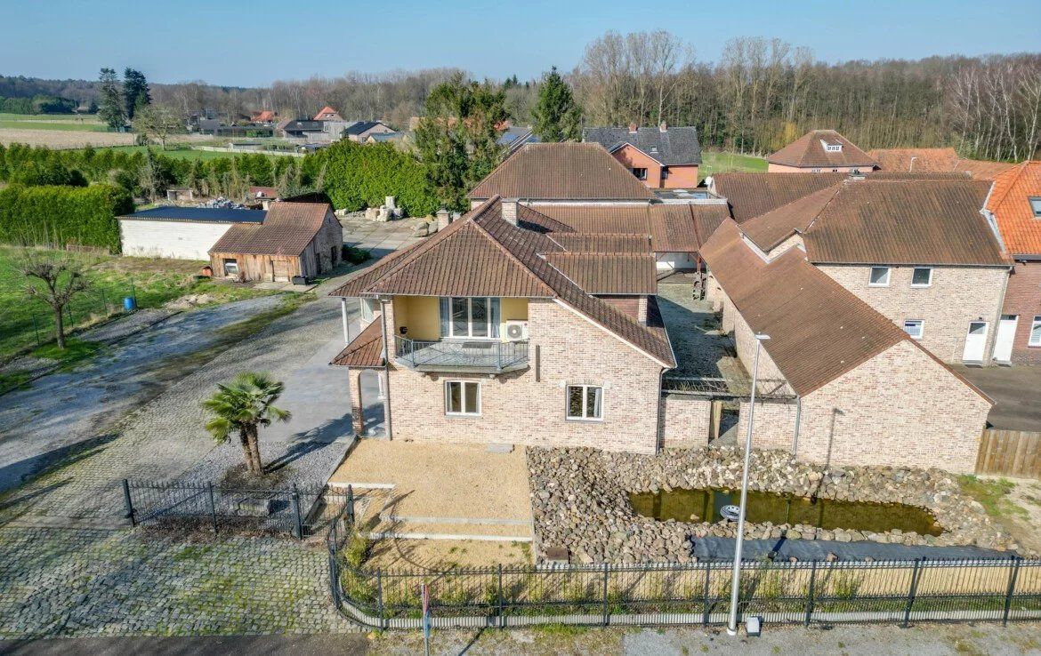 Stijlvolle villa met 4 slaapkamers op een prachtig perceel foto 45