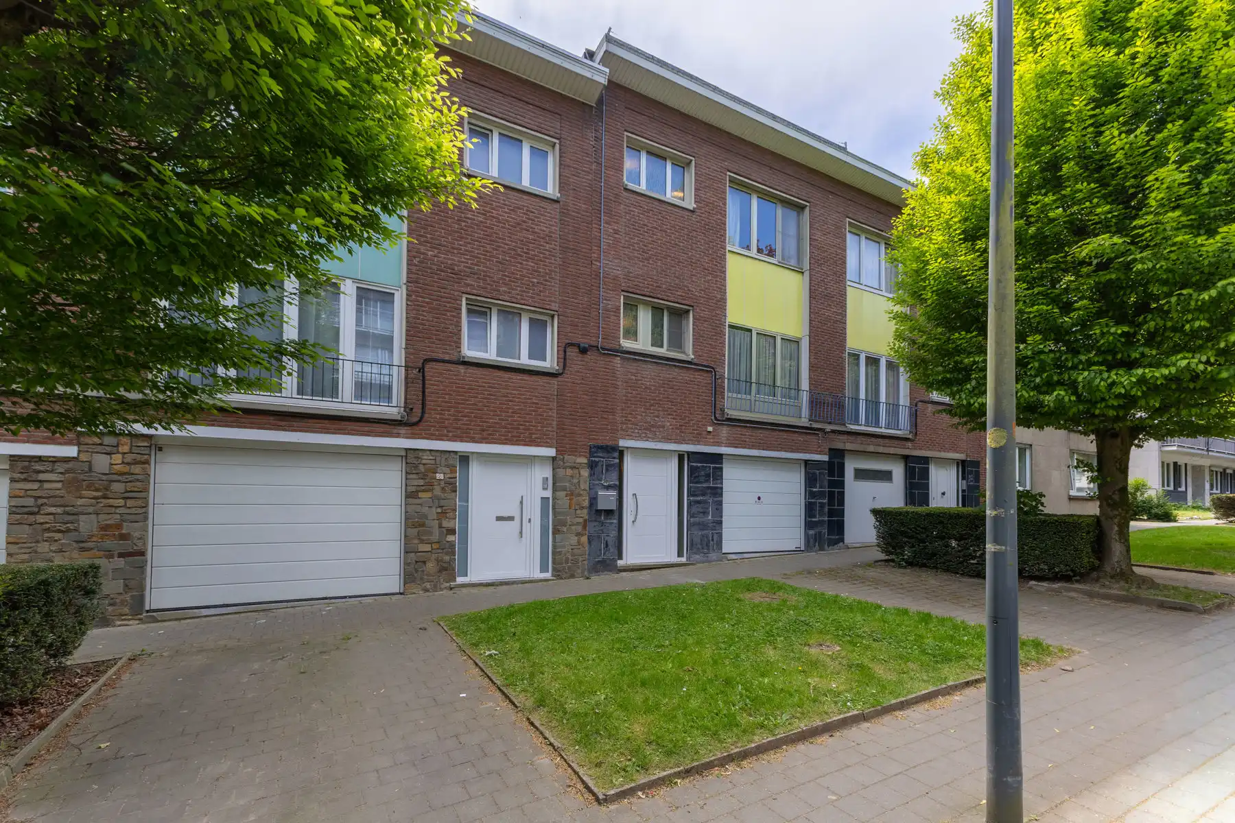 Gunstig gelegen woning met 3 slaapkamers, bureel en tuin foto 2