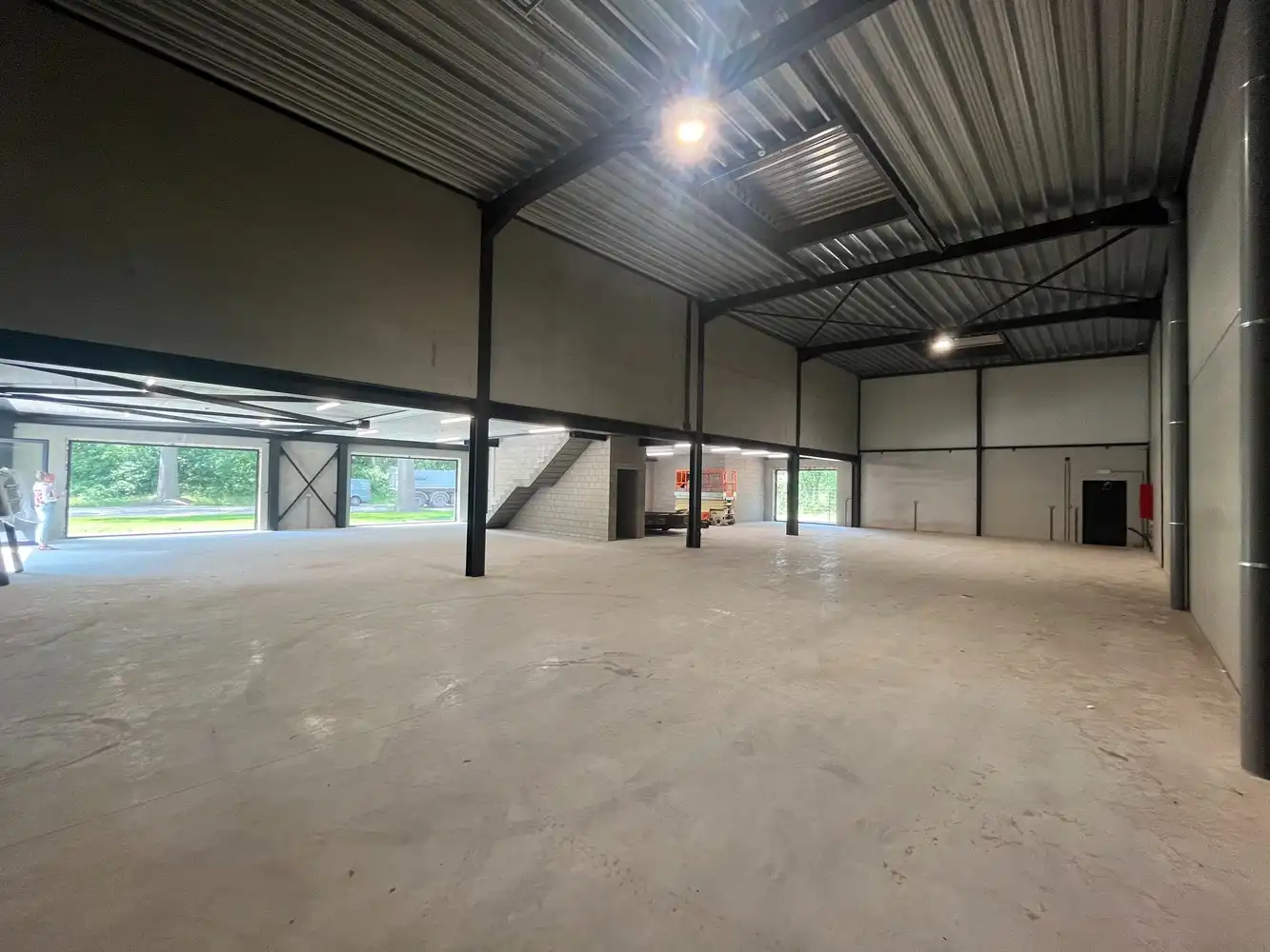 Showroom + kantoren foto 5