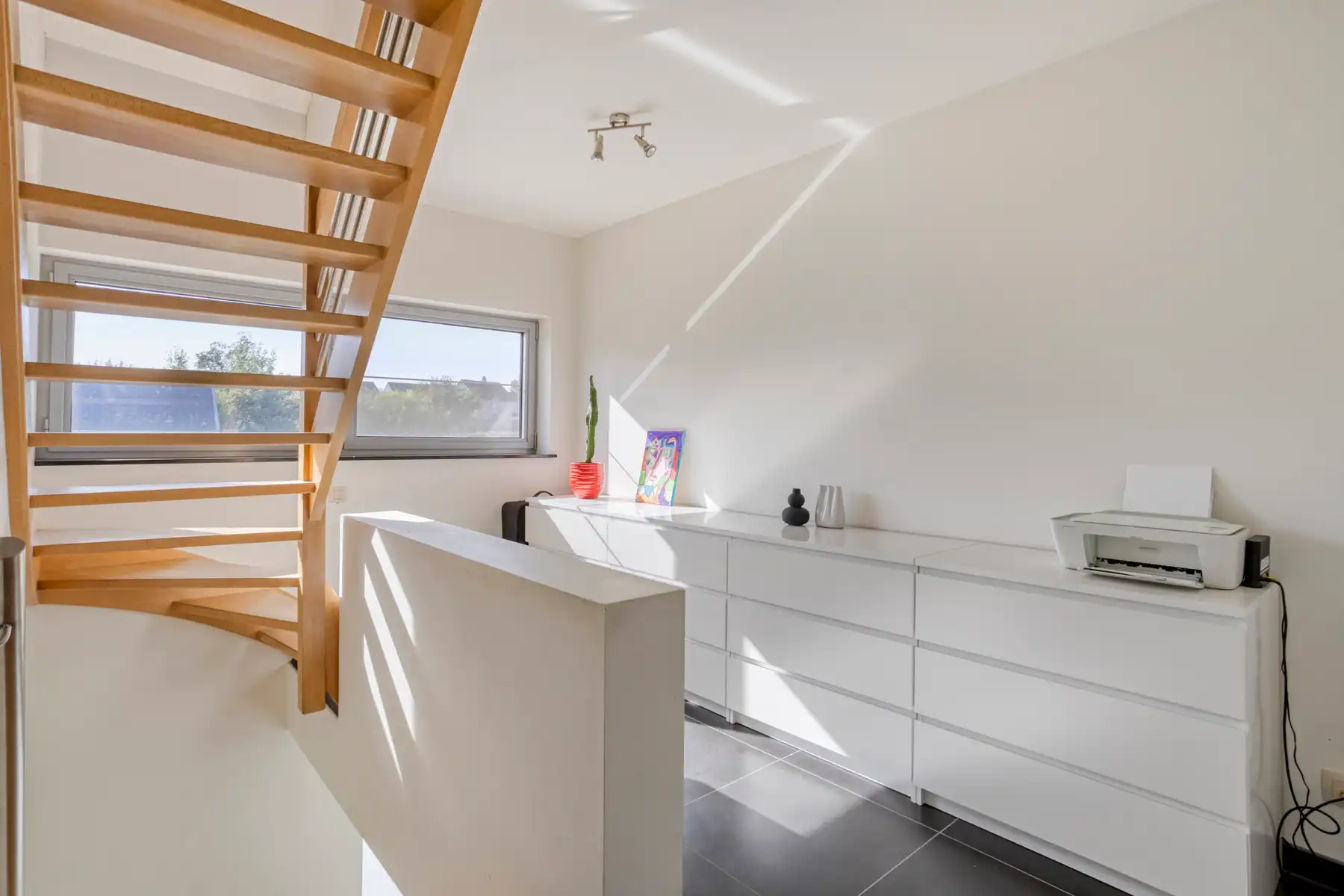 Recente 3-gevelwoning op topligging foto 13