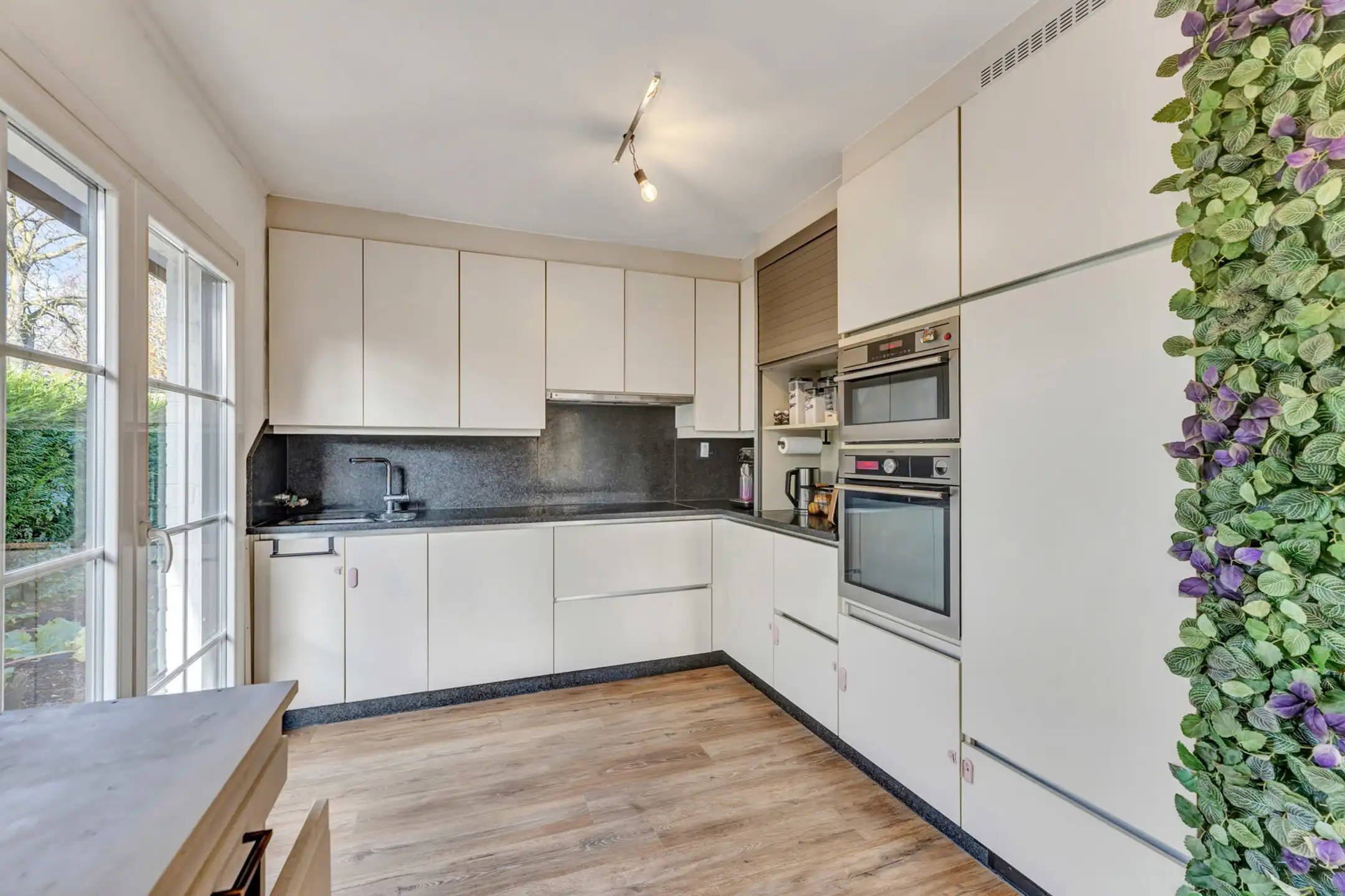 Gezellige woning met ruime tuin foto 9