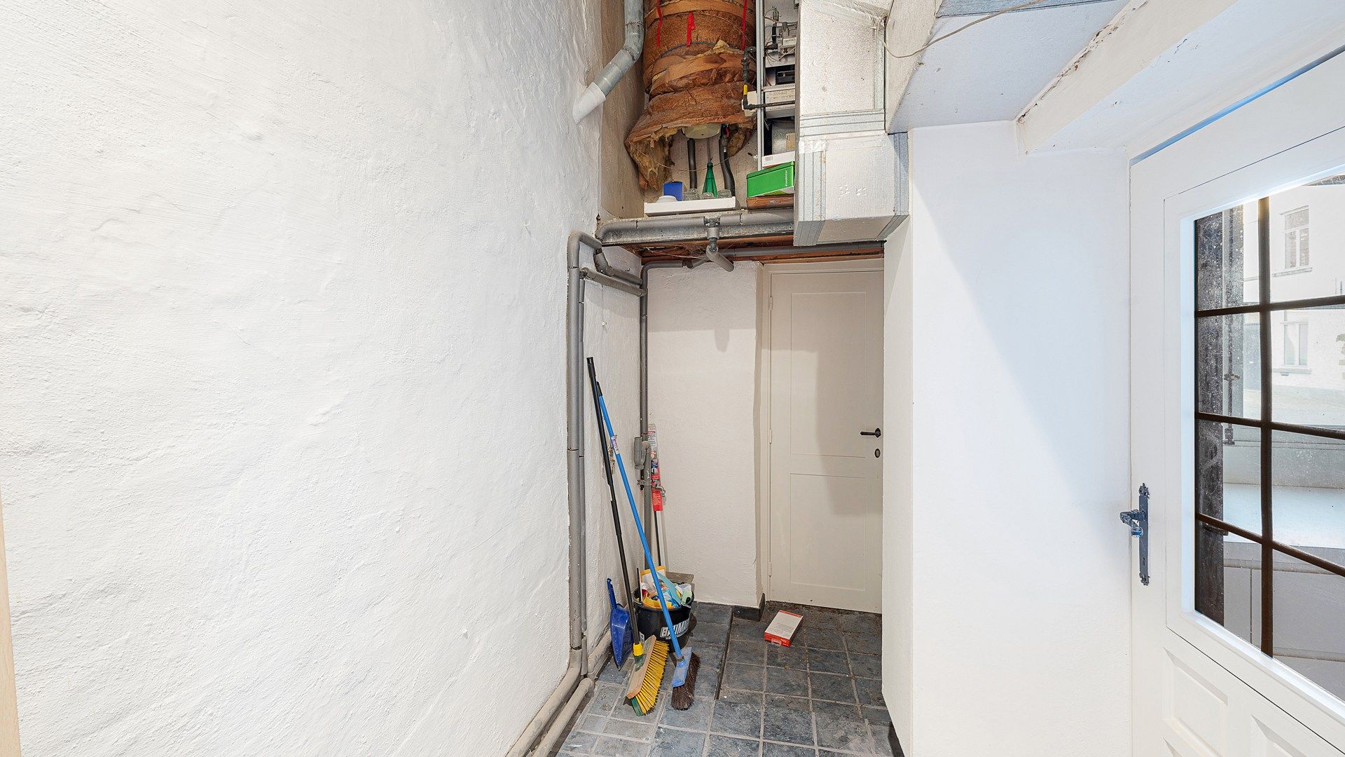 Charmante woning aan het Sint-Annaplein te Brugge foto 18