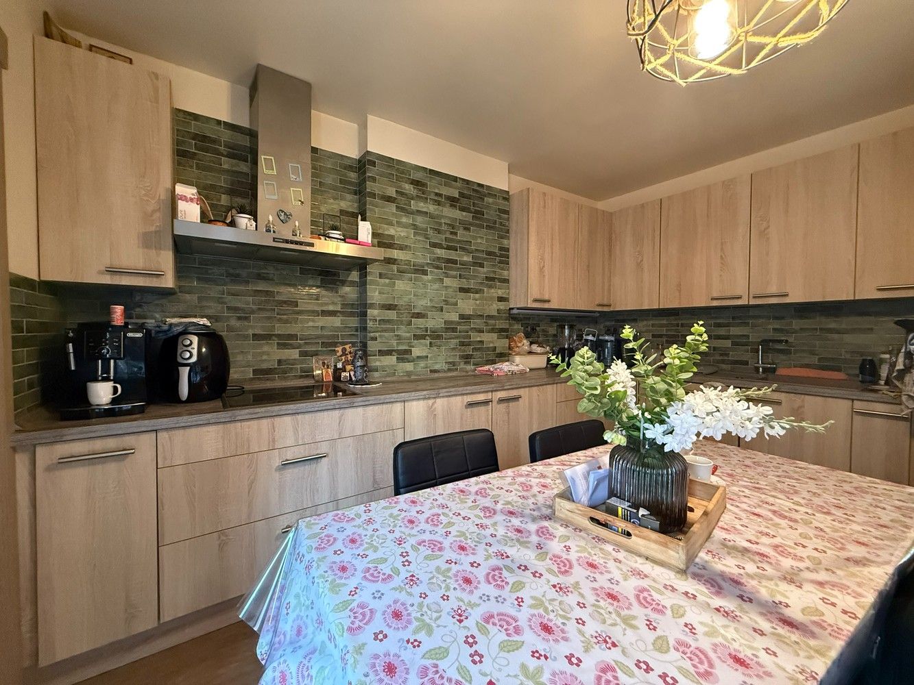 Handelspand met woongelegenheid op uitstekende locatie foto 8