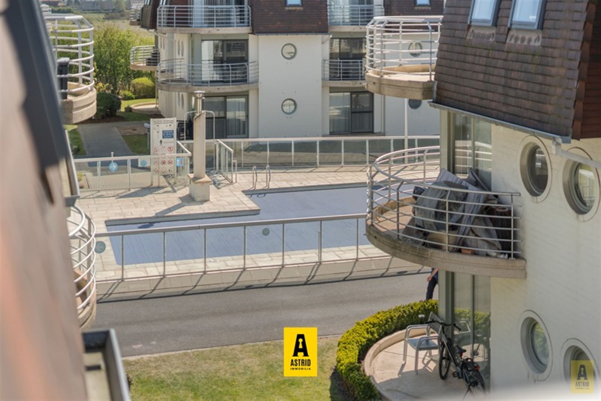 Schitterend hoekappartement in groen domein met zwembad! foto 20