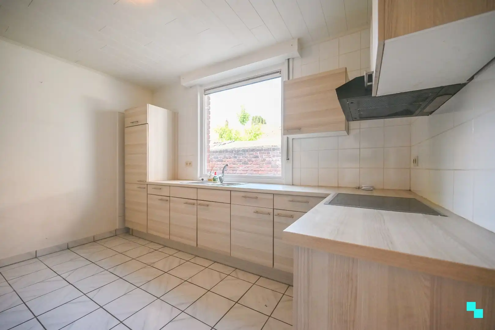 Op te frissen eengezinswoning met uitweg achteraan foto 7