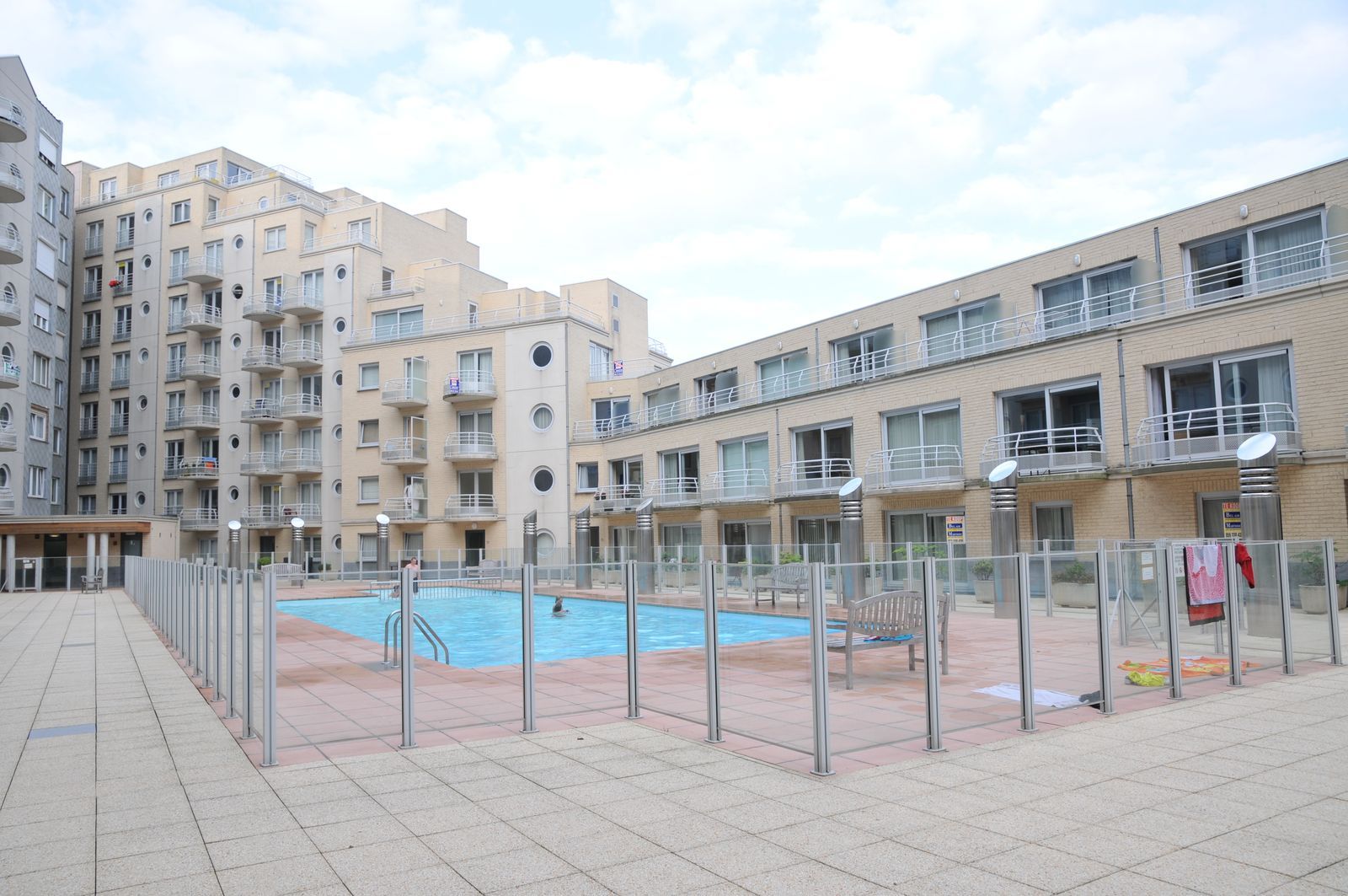 Duplex met 3 slpk en 3 terrassen pal aan zee, met zwembad in residentie ! foto 17