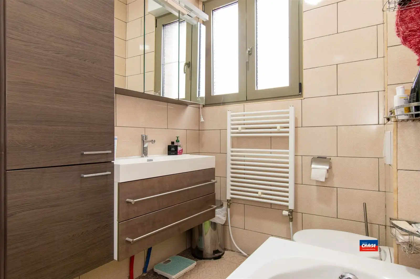 Ruime gezinswoning met vier slaapkamers en tuin foto 20