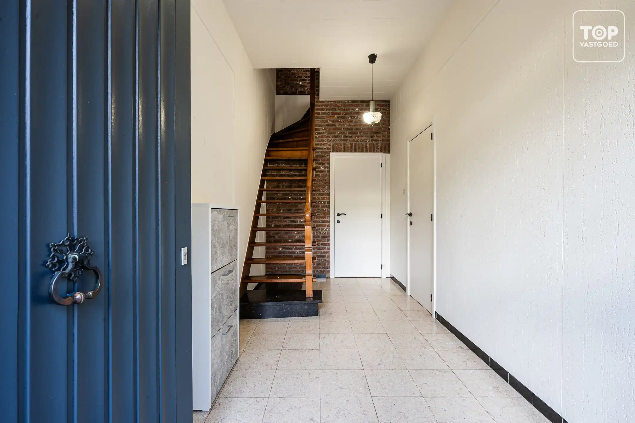 Instapklare woning met magazijn foto 7