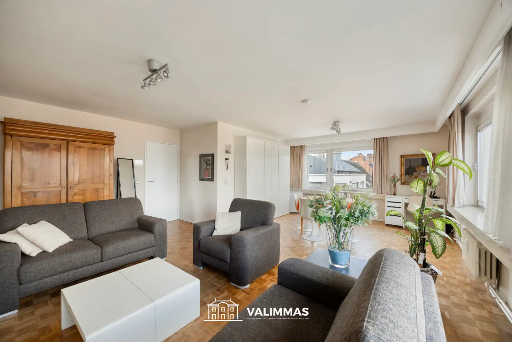 Centrum Asse: verzorgd en welgelegen appartement + kelder... foto {{pictureIndex}}