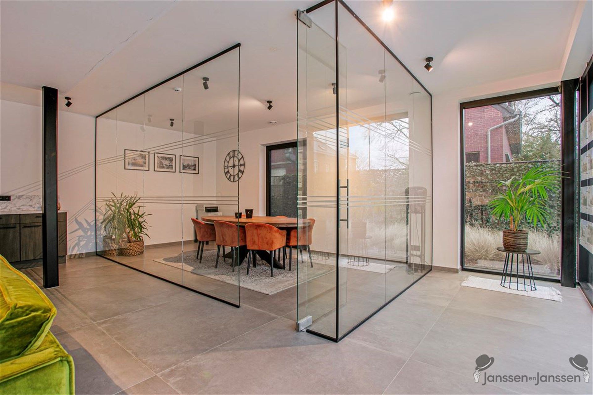 Unieke Kans: Commerciële Toplocatie in het Hart van Itegem foto 7