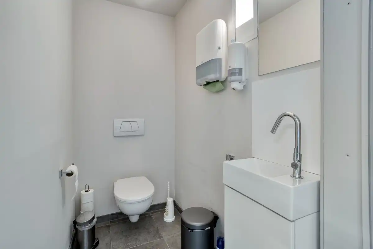 Kantoorpand met handelsruimte te koop nabij Mechelen station foto 20