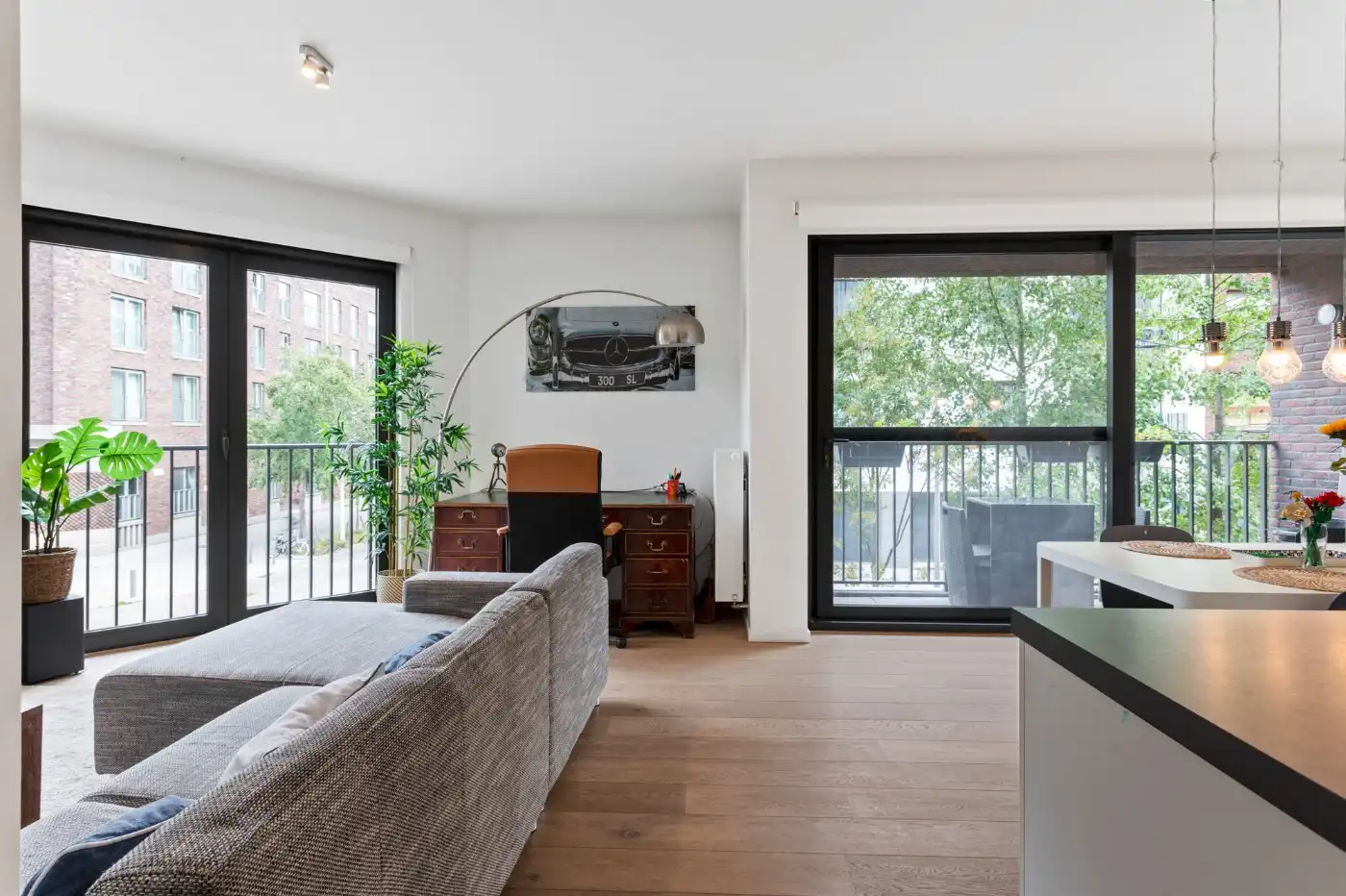 Recent app. op 1e verd. met 2 slpk. in Cadix-buurt te Antwerpen foto 4