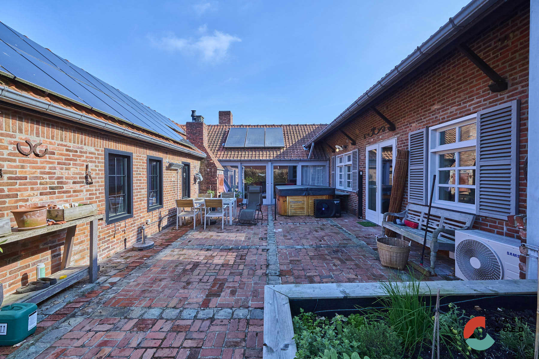 Rustig gelegen karaktervolle hoeve met zicht op de weilanden foto 38