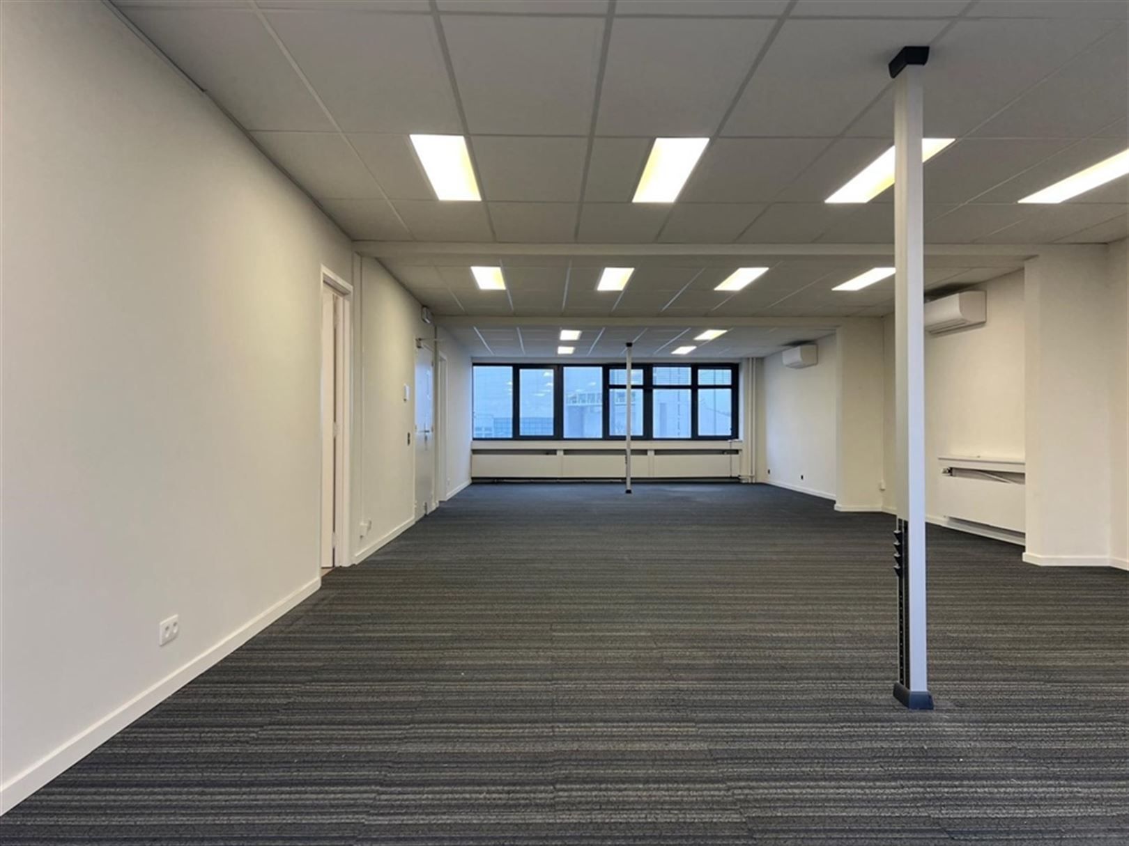 Instapklare kantoorruimtes te huur op uitstekende locatie aan de Singel foto 2