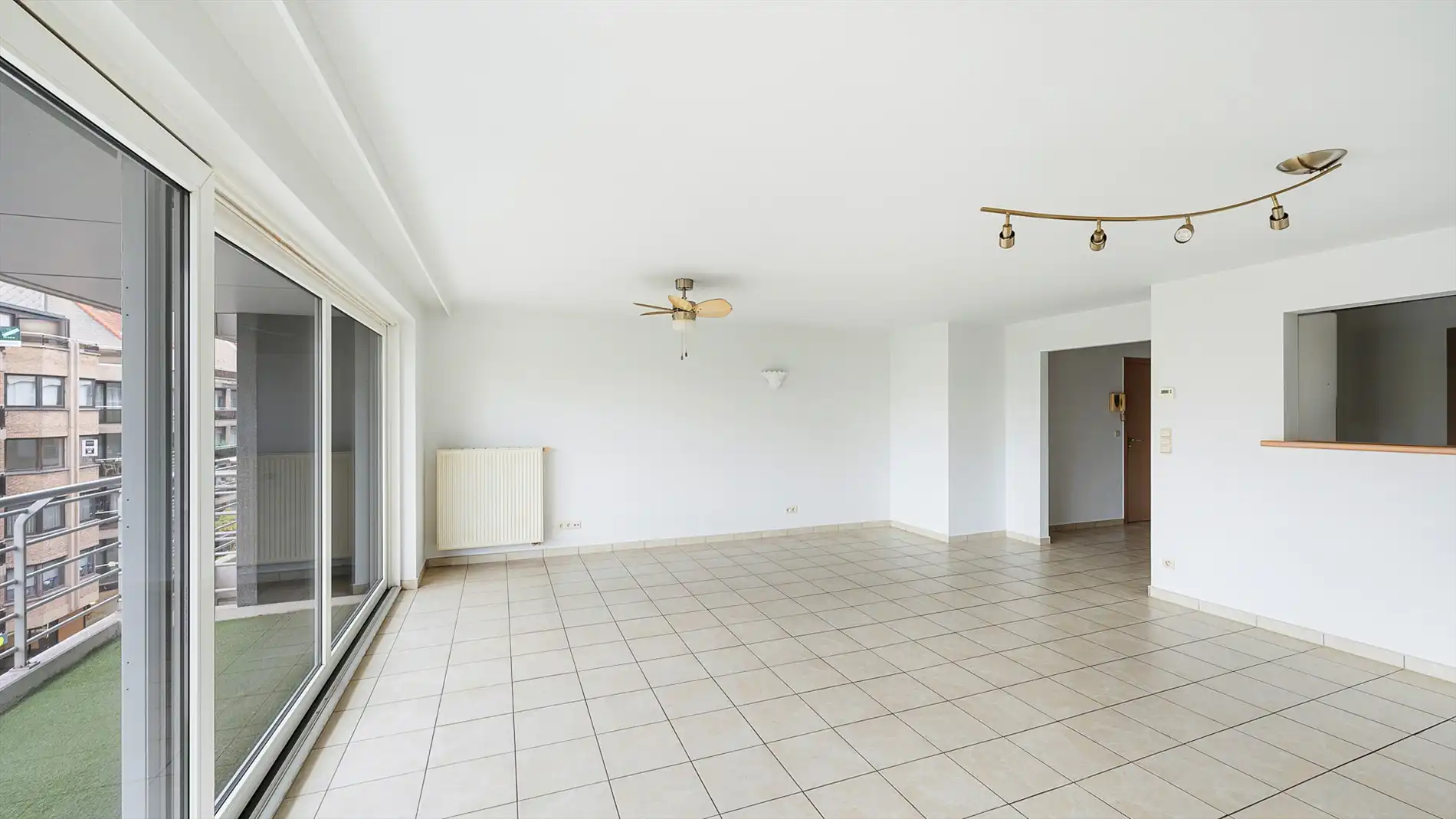Ruim, breed appartement (105m²) te koop foto 7