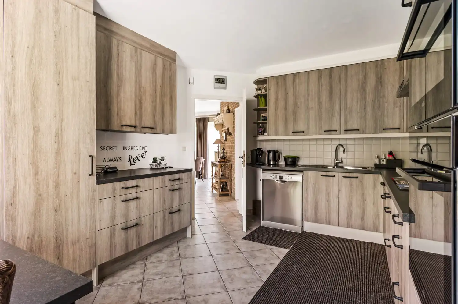 INSTAPKLARE EN ENERGIEZUINIGE WONING OP PERCEEL VAN 1.383 m²! foto 10