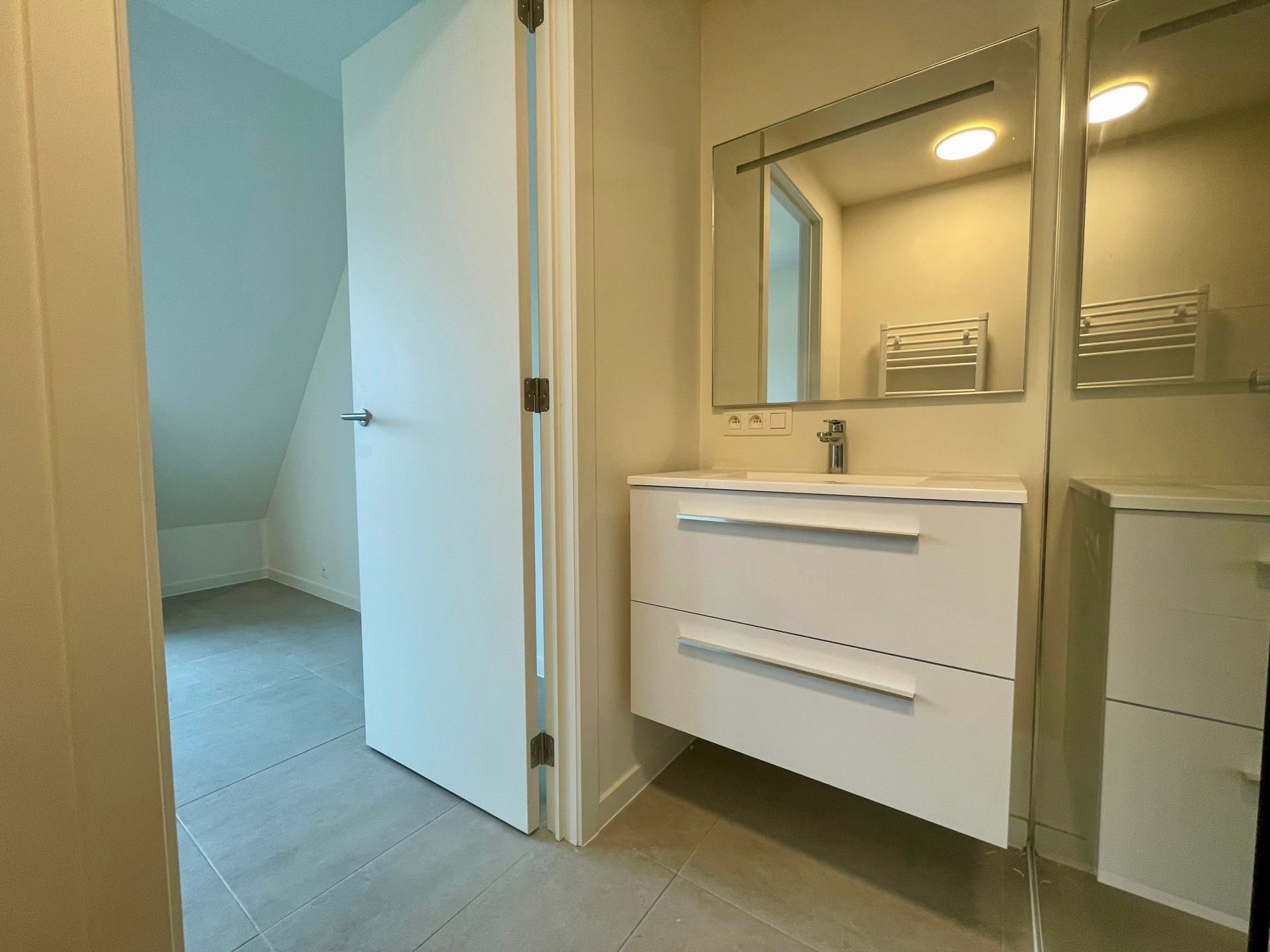 Nieuwbouw appartement met één slaapkamer foto 9