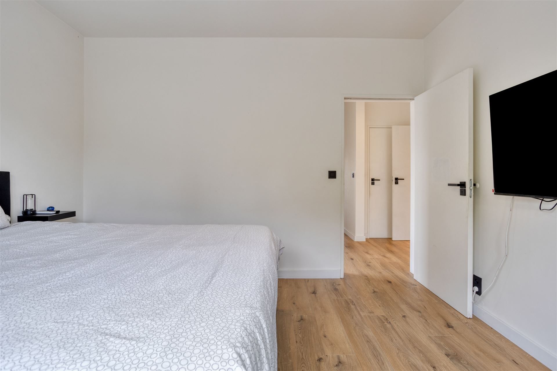 Volledig Gerenoveerd appartement met 3 Slaapkamers en terras foto 13