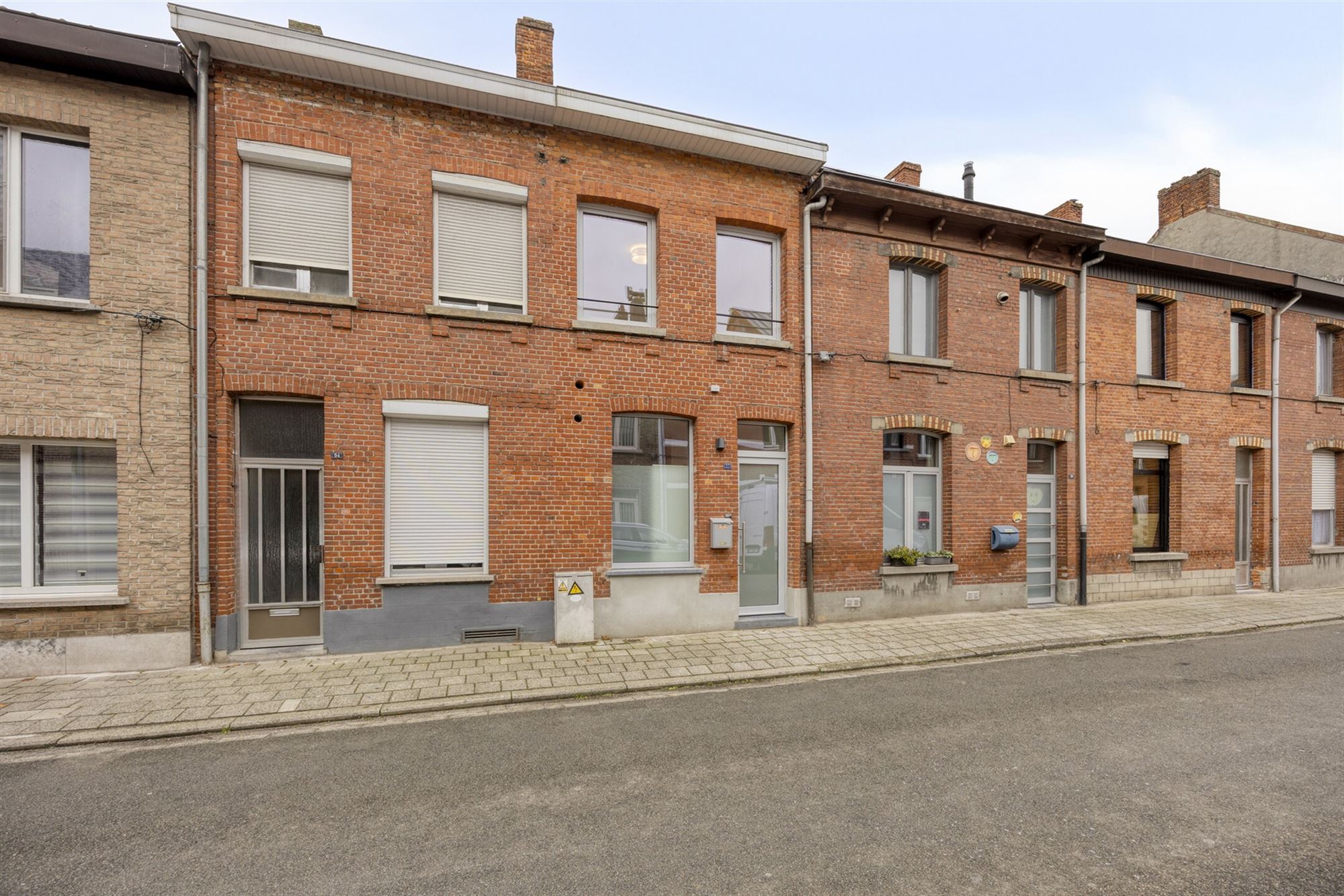 uniek gerenoveerde stadswoning met 4 slks en tuin foto 3