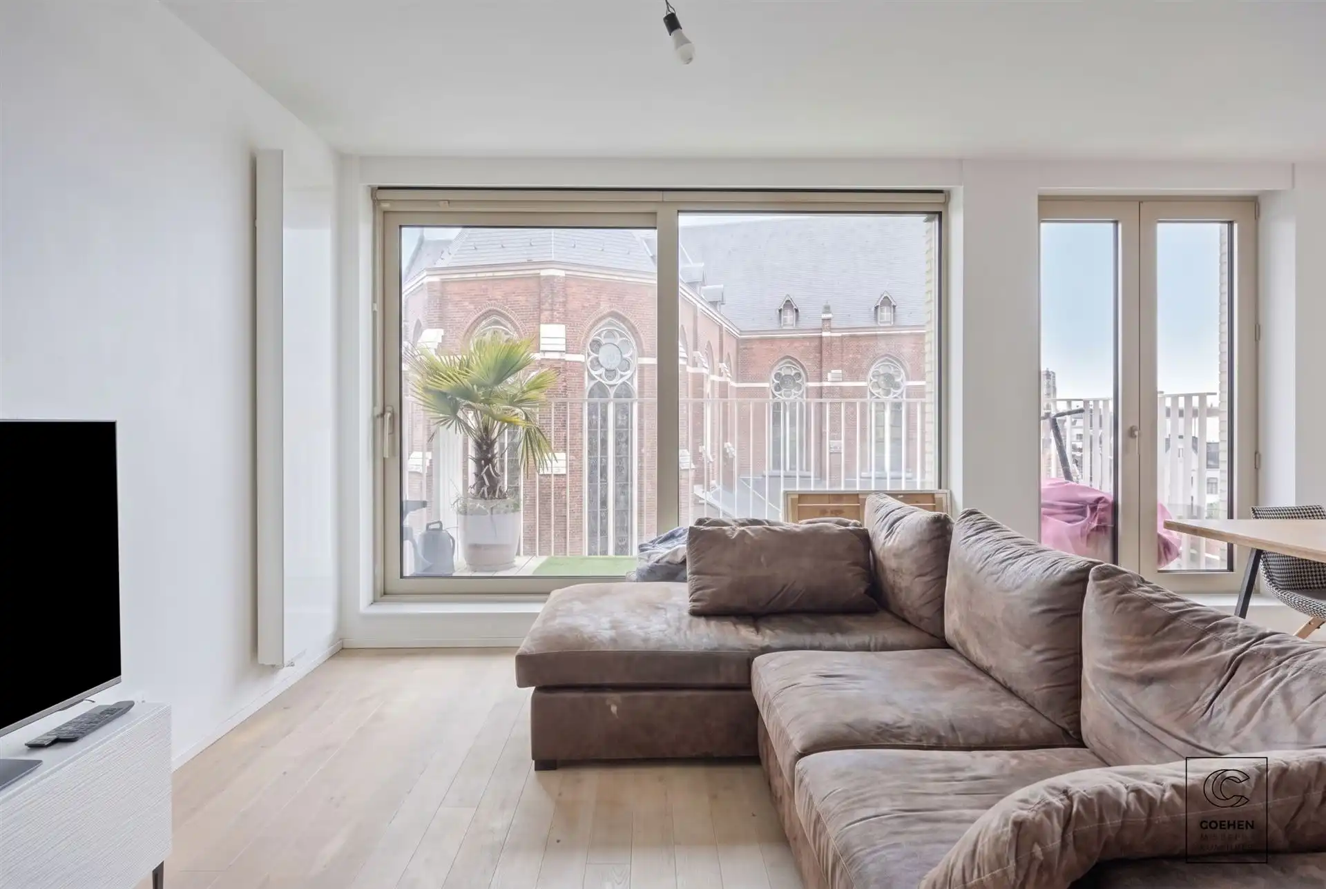 Ruim drieslaapkamer appartement op een uitstekende locatie! foto {{pictureIndex}}