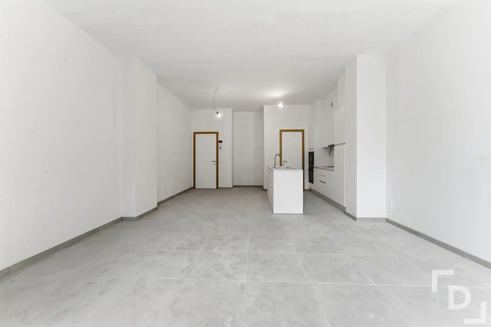 Nieuwbouwappartement met terras en tuin te koop in centrum Ieper. foto 5