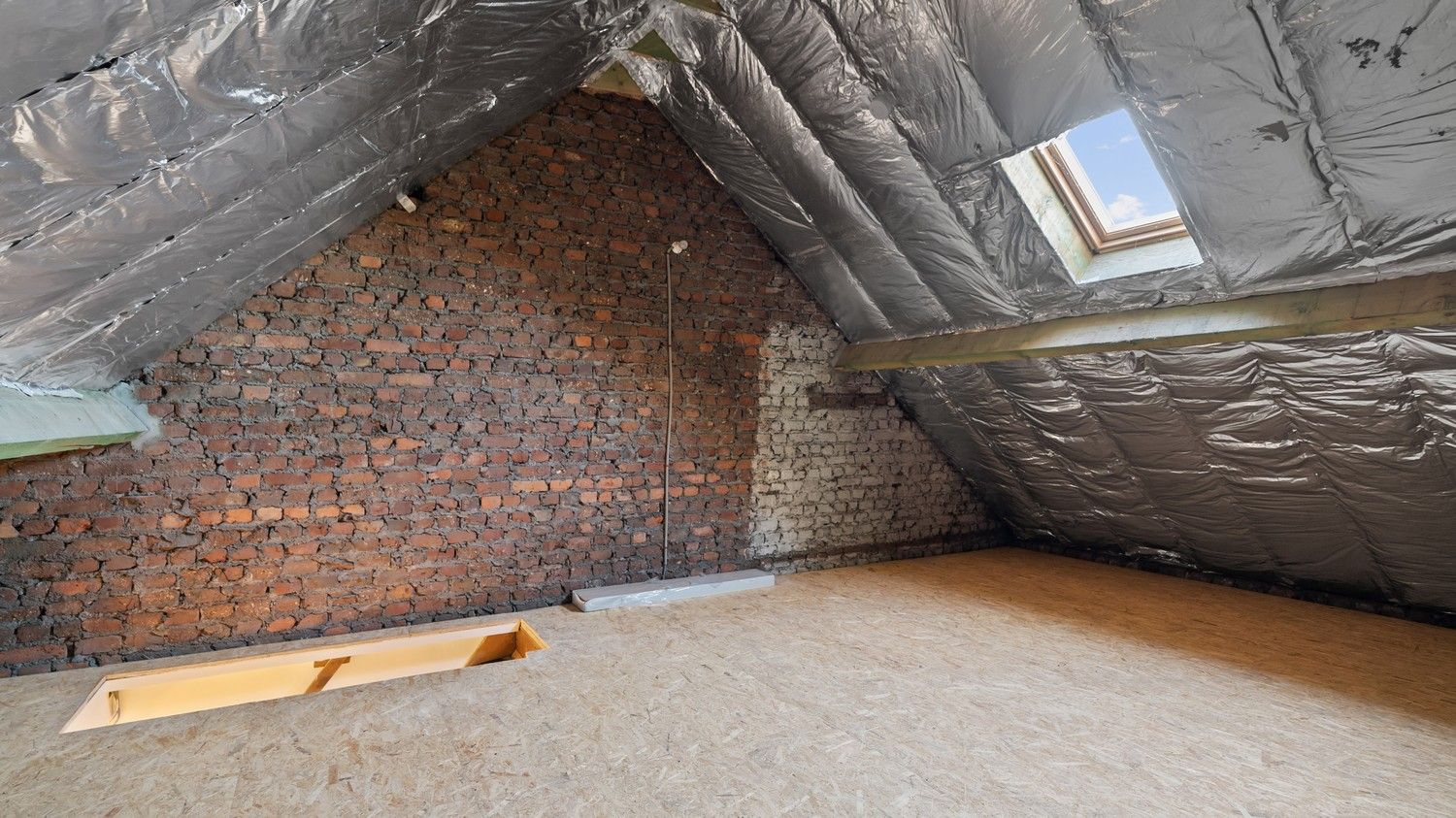 Volledig gerenoveerde woning met 3 slaapkamers en tuin. foto 20