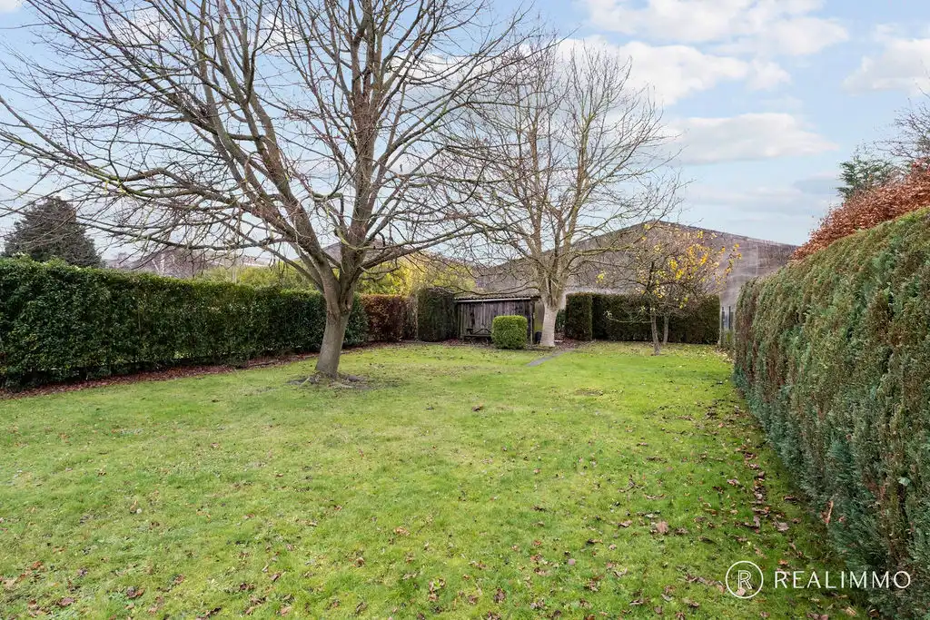 Rustige gezinswoning op 789m² foto 19