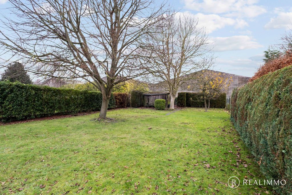 Rustige gezinswoning op 789m² foto 19