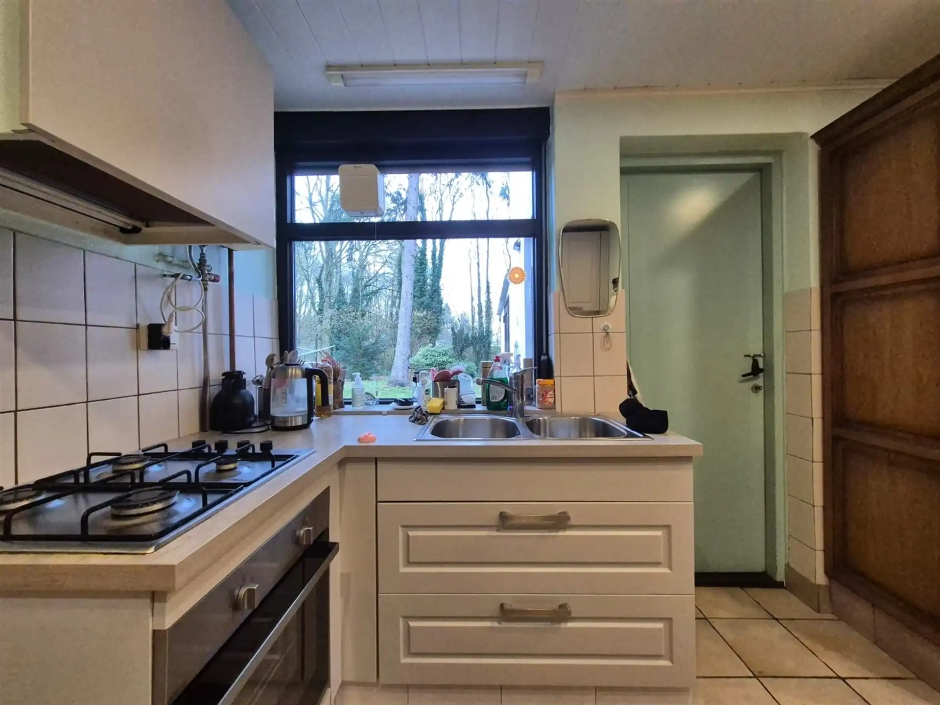 Ruime woning met 3 slaapkamers gelegen in een groene omgeving. foto 10