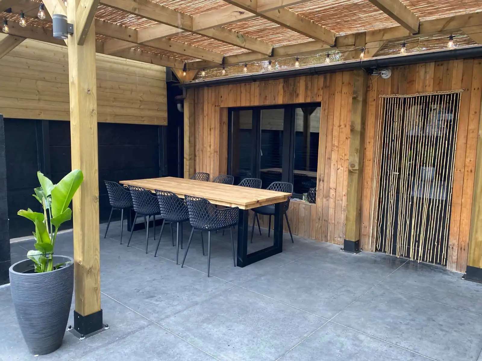 Gerenoveerde woning met riante leefkeuken, 3 slaapkamers, garage en gezellige tuin in rustige buurt foto 16