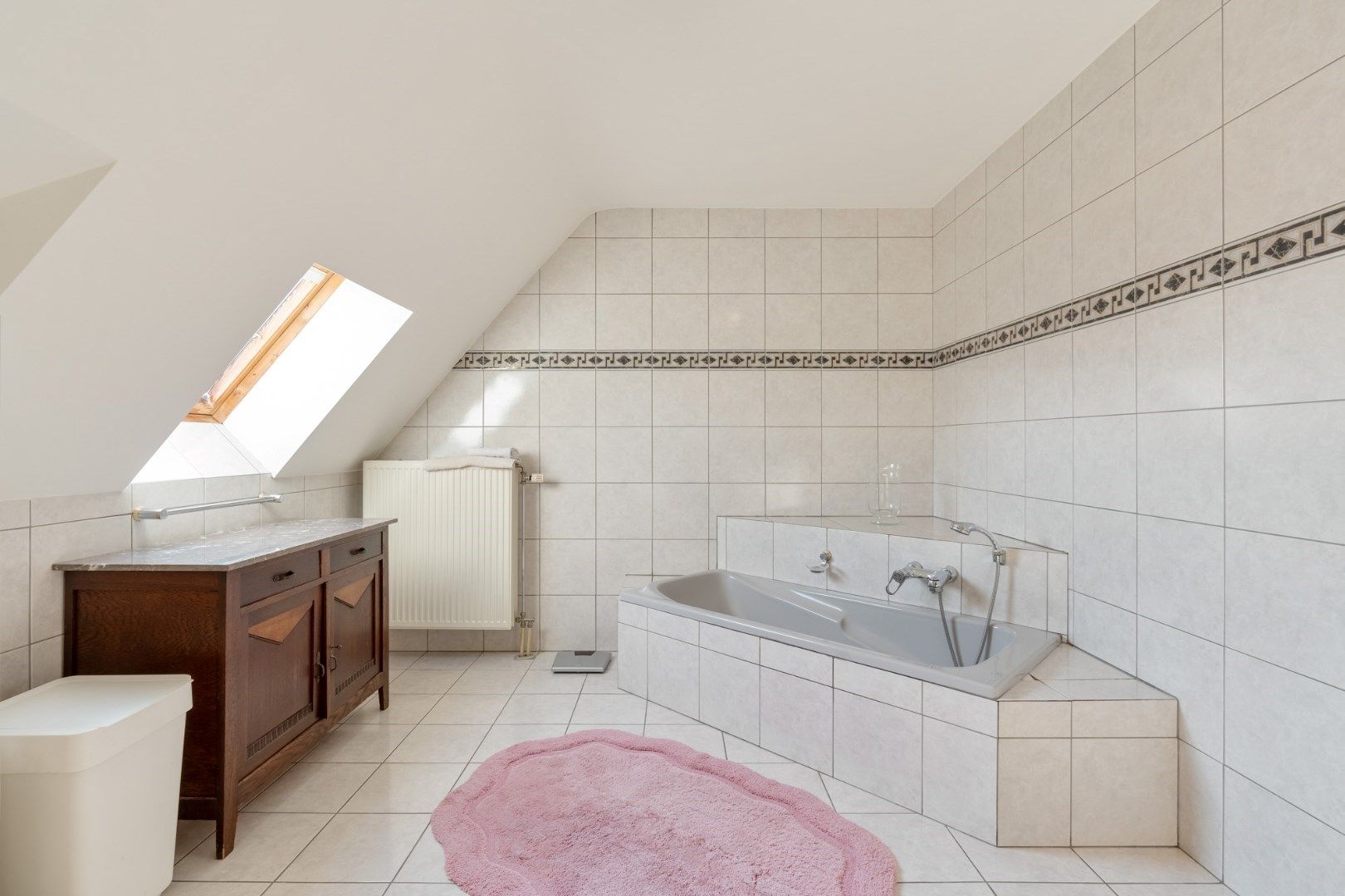 Zeer degelijk, ruim landhuis op een rustige locatie vlakbij de dorpskern van Opglabbeek foto 25