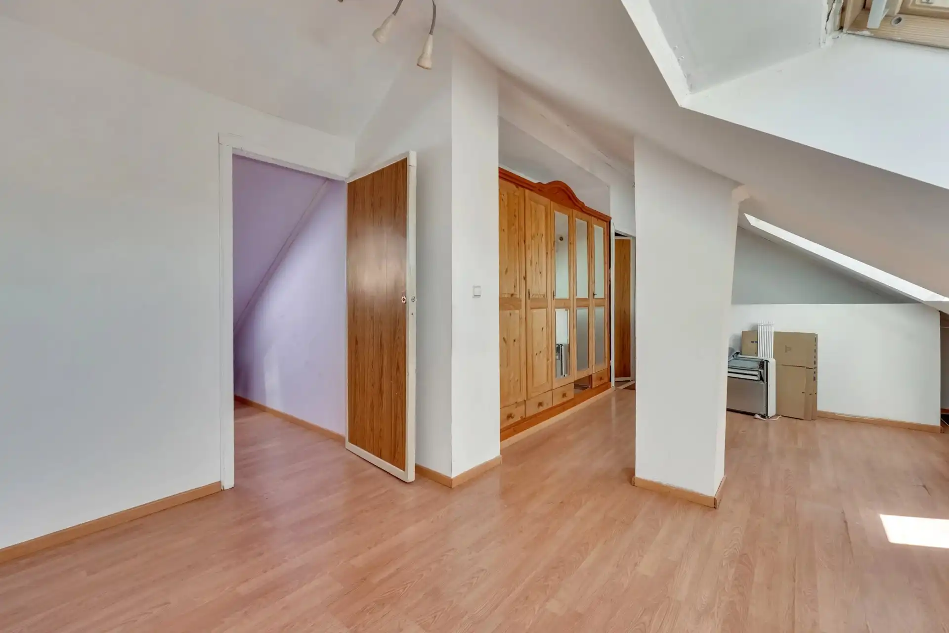 Landelijk gelegen woning met zes slaapkamers foto 22