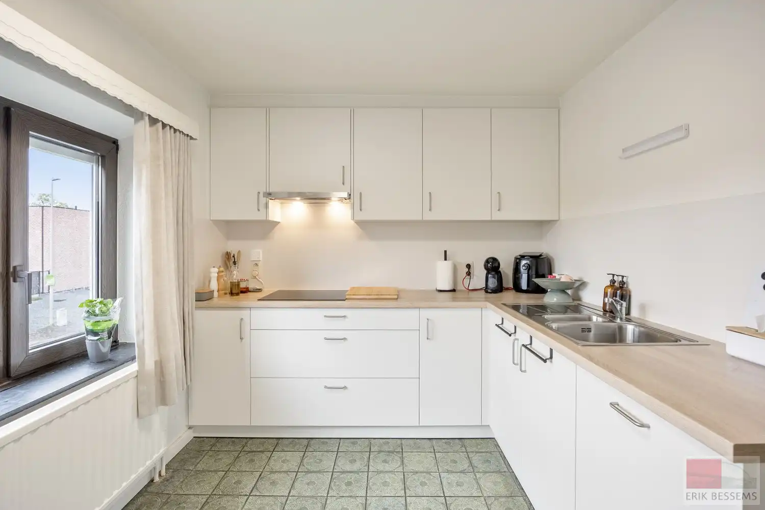 Investeerders opgelet! BUITENKANS - Zeer goed onderhouden opbrengsteigendom met 3 verhuurde entiteiten foto 12