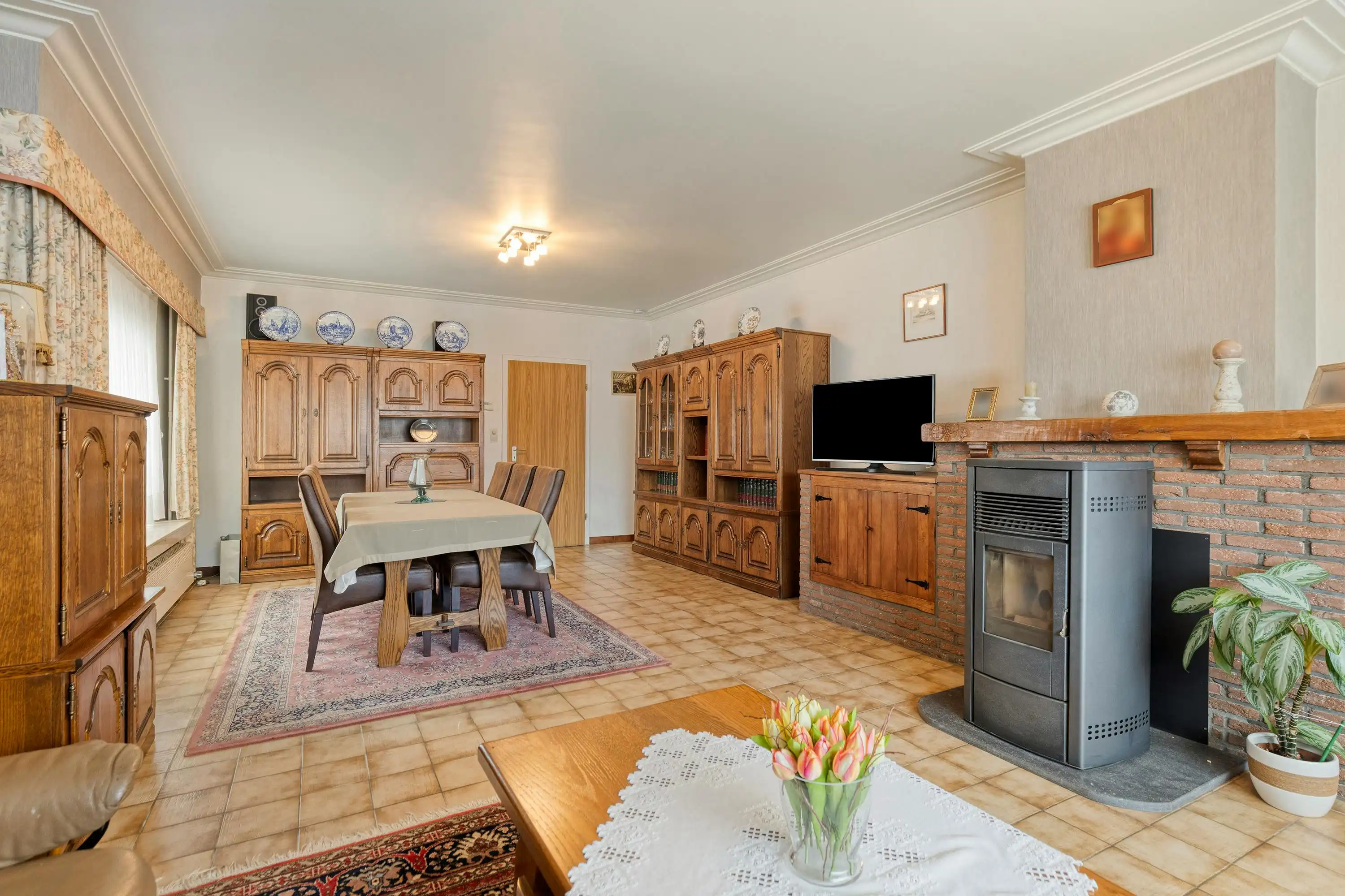 Huis met 4 slaapkamers en grote tuin te koop in Wuustwezel! foto 9