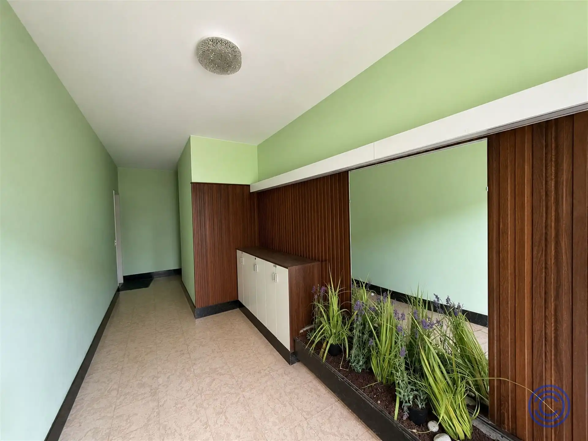 Instapklaar 2-slpk appartement met terras in rustige woonwijk! foto 9