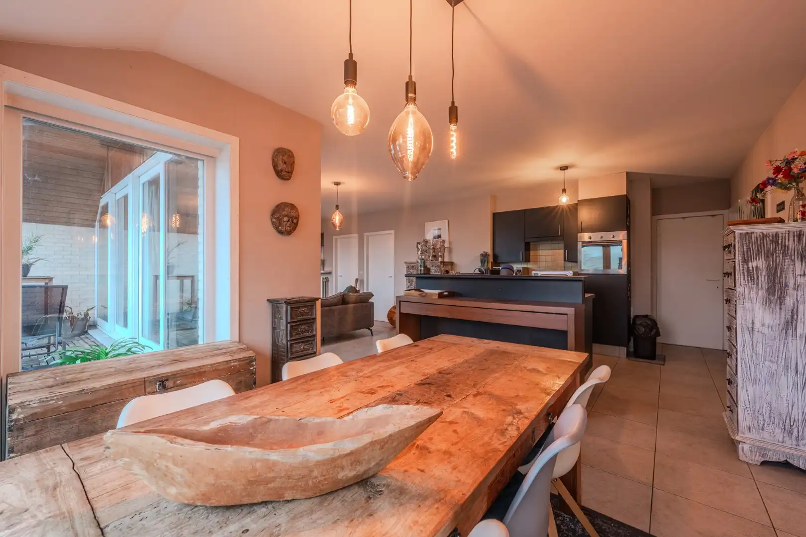 Ruim appartement met 3 slpks + zuid-gericht terras foto 2