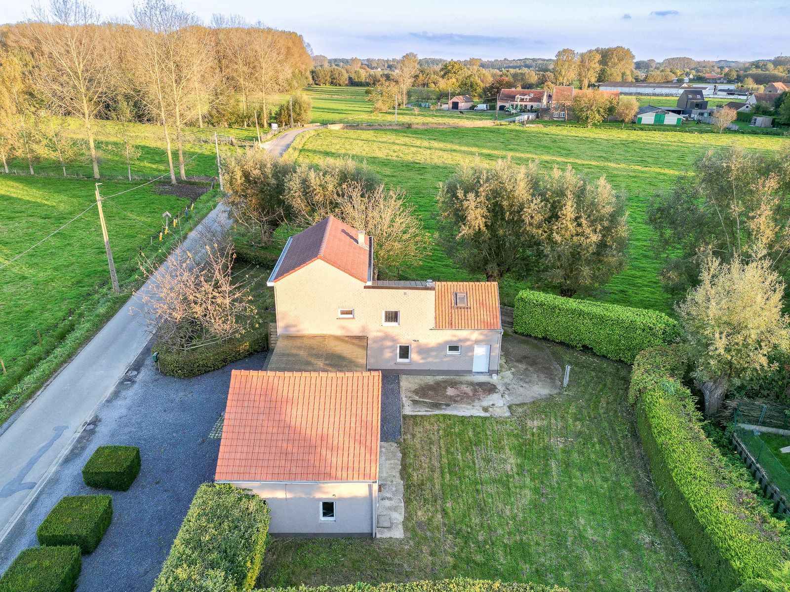 Mooie gerenoveerde woning met unieke ligging in een groene oase. foto 4