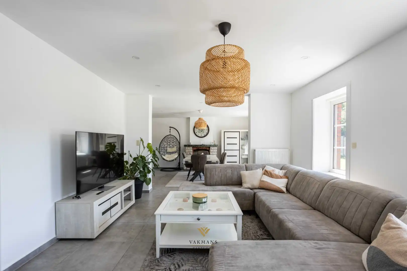 Alleenstaande woning op den buiten met 3 slaapkamers en garage foto 5