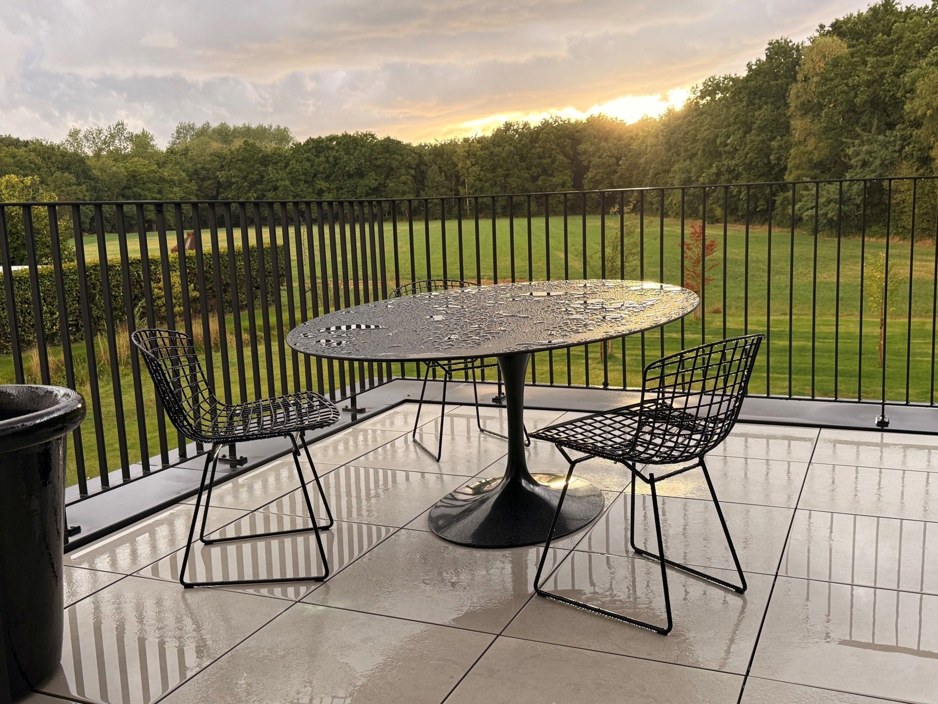Zonnig luxueus afgewerkt appartement met weids uitzicht! foto {{pictureIndex}}