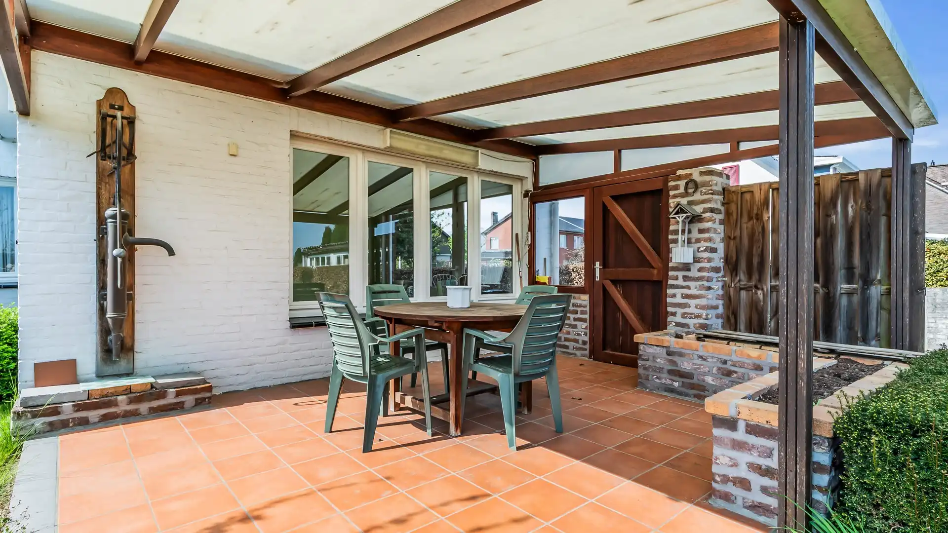 Op te frissen woning met 3 slpkrs te Maasmechelen foto 6